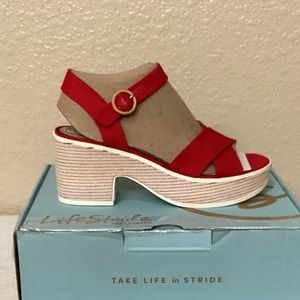LifeStride Fire Red Peachy Sandal. NIB. Size 8M